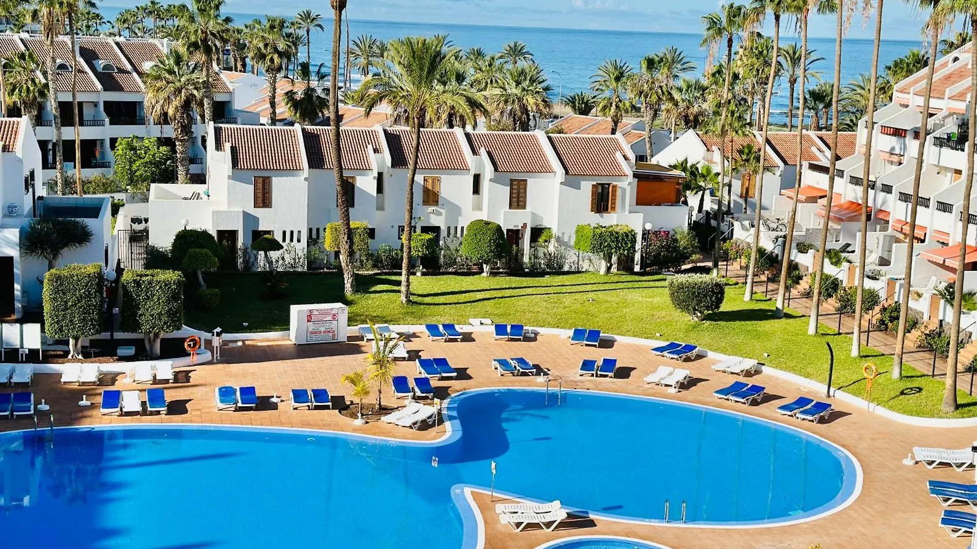 Parque Santiago 2, Playa De Las Americas location